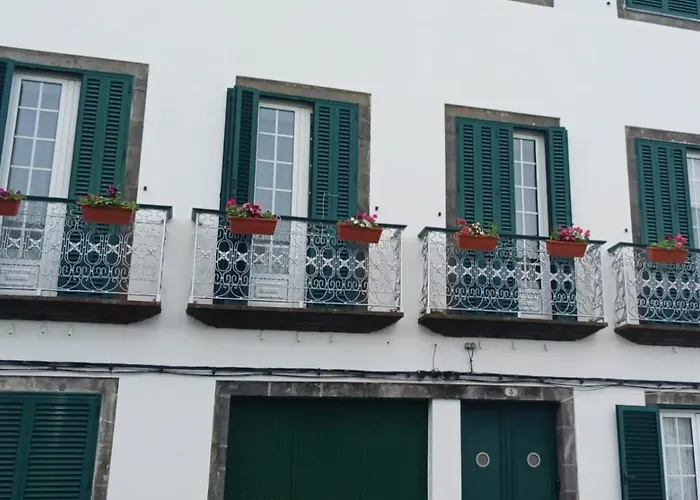 Casa Das Floreiras - City Center Apartment